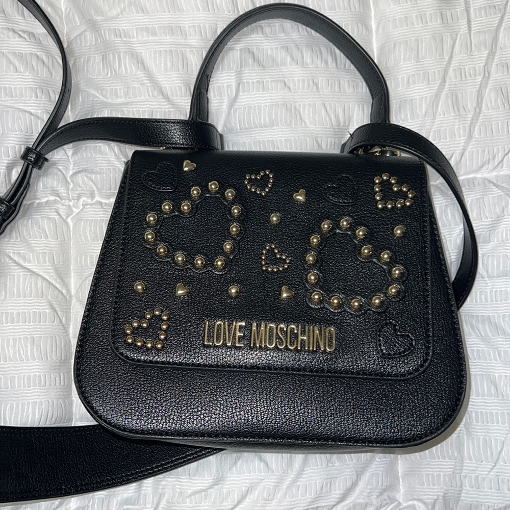 I’m selling this bag because I have so many haha